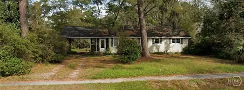 36 Varnedoe Ave, Garden City, GA 31408