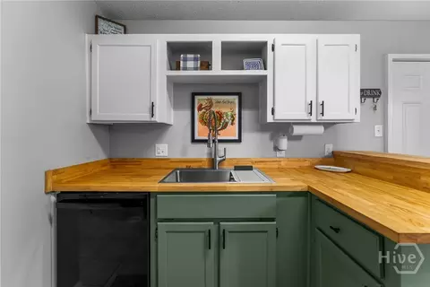 Kitchen - 5313 Mccall Rd, Rincon, GA 31326 photo 3 of 5