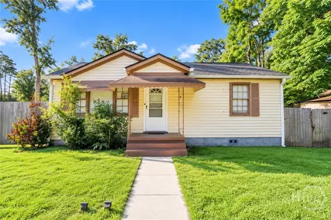 2 Sherwood Ln, Hinesville, GA 31313