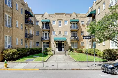 210 E State St #24, Savannah, GA 31401
