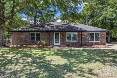 1016 Farr Ct, Hinesville, GA 31313