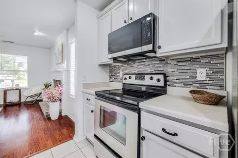 Kitchen - 16 Fairgreen St, Savannah, GA 31407 photo 3 of 3