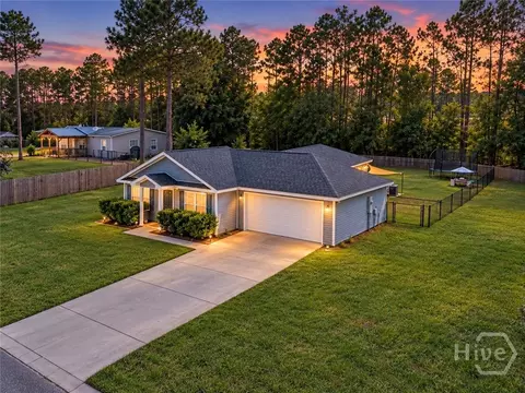 165 Turpentine Cir, Jesup, GA 31545