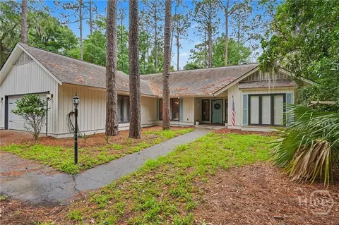 9 Bowline Ct, Savannah, GA 31411