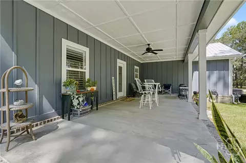 Exterior - 2 Willow Pointe Dr, Claxton, GA 30417 photo 3 of 8