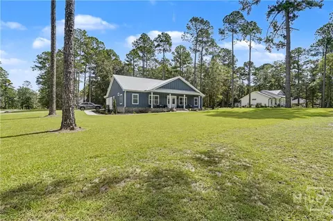 Exterior - 2 Willow Pointe Dr, Claxton, GA 30417 photo 6 of 8