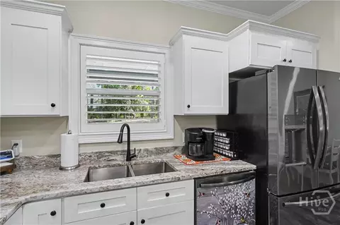 Kitchen - 2 Willow Pointe Dr, Claxton, GA 30417 photo 3 of 3