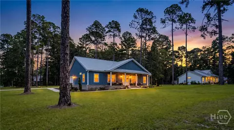Exterior - 2 Willow Pointe Dr, Claxton, GA 30417 photo 5 of 8