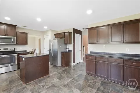Kitchen - 66 Powers Dr, Midway, GA 31320 photo 2 of 3