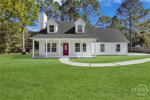 648 Honey Ridge Ln, Hinesville, GA 31313