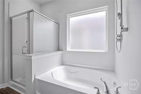 Bath - 1009 Easthaven Blvd, Pooler, GA 31322 photo 2 of 5
