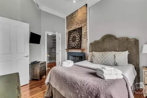 Bedroom - 115 E Bay St, Savannah, GA 31401 photo 10 of 11