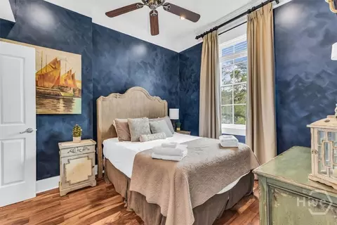 Bedroom - 115 E Bay St, Savannah, GA 31401 photo 4 of 11