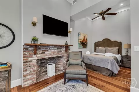 Bedroom - 115 E Bay St, Savannah, GA 31401 photo 6 of 11