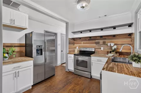 1710 E 41st St, Savannah, GA 31404