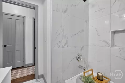 Bath - 1710 E 41st St, Savannah, GA 31404 photo 3 of 3