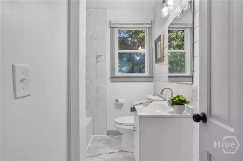Bath - 1710 E 41st St, Savannah, GA 31404 photo 2 of 3