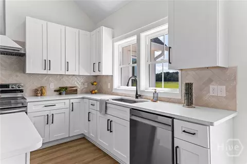 Kitchen - 10143 Us Highway 80 E, Brooklet, GA 30415 photo 5 of 8