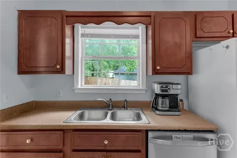 Kitchen - 202 Stag Rd, Springfield, GA 31329 photo 2 of 4