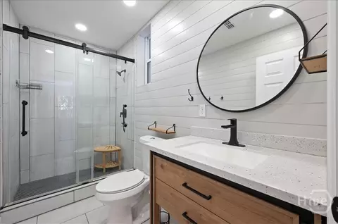 Bath - 1702 E 41st St, Savannah, GA 31404 photo 1 of 2