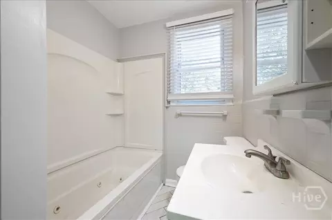 Bath - 1702 E 41st St, Savannah, GA 31404 photo 2 of 2