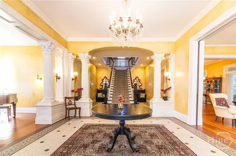 Entry Way - 920 E Victory Dr, Savannah, GA 31405 photo 1 of 9