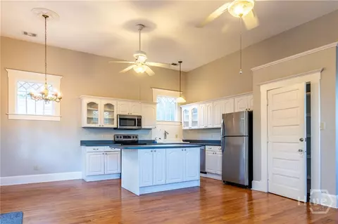 Kitchen - 920 E Victory Dr, Savannah, GA 31405 photo 6 of 6