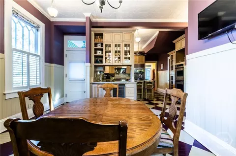 Dining - 920 E Victory Dr, Savannah, GA 31405 photo 5 of 5