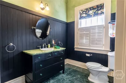 Bath - 920 E Victory Dr, Savannah, GA 31405 photo 1 of 3