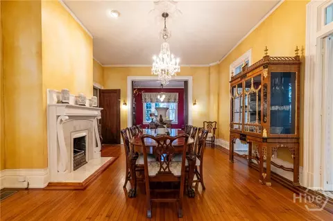 Dining - 920 E Victory Dr, Savannah, GA 31405 photo 1 of 5