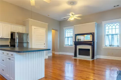 Living - 920 E Victory Dr, Savannah, GA 31405 photo 5 of 6