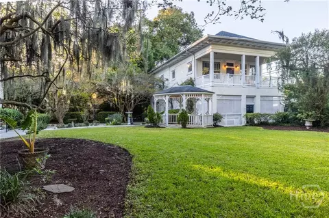 Exterior - 920 E Victory Dr, Savannah, GA 31405 photo 3 of 7