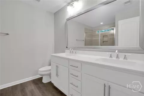 Bath - 332 Sonoma Dr, Pooler, GA 31322 photo 4 of 5