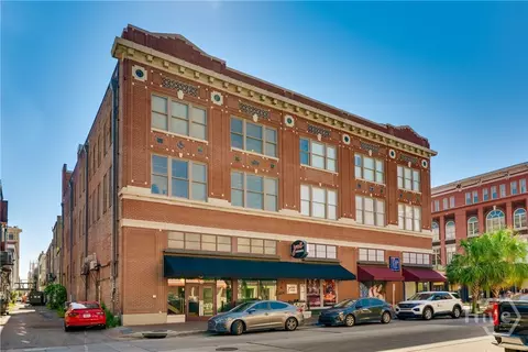 122 W Broughton St #305, Savannah, GA 31401