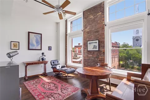 9 W York St #305, Savannah, GA 31401