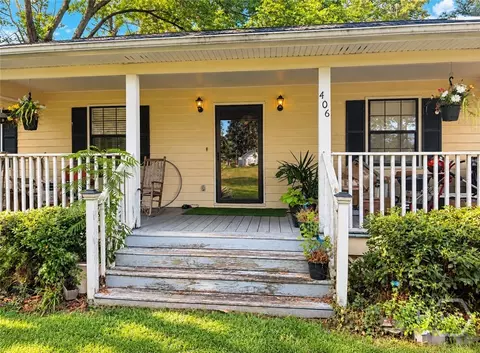 Exterior - 406 E 3rd St, Rincon, GA 31326 photo 2 of 4
