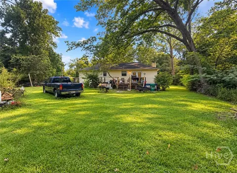 Exterior - 406 E 3rd St, Rincon, GA 31326 photo 3 of 4