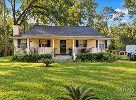 Exterior - 406 E 3rd St, Rincon, GA 31326 photo 1 of 4