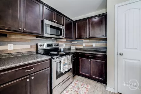 Kitchen - 59 Farrington Cir, Guyton, GA 31312 photo 4 of 5