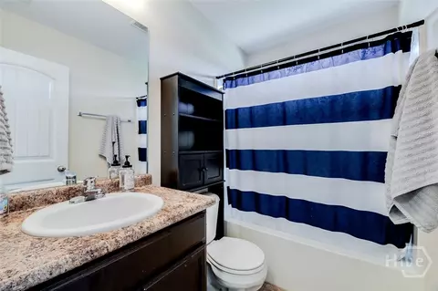 Bath - 59 Farrington Cir, Guyton, GA 31312 photo 3 of 3