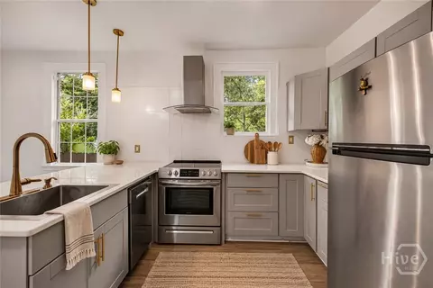 Kitchen - 666 E 32nd St, Savannah, GA 31401 photo 2 of 2