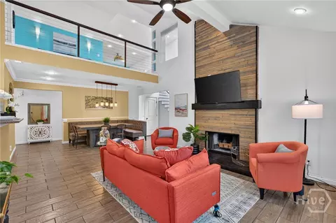 220 Laurelwood Dr, Savannah, GA 31419