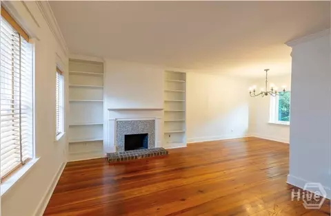 Living - 513 E Perry St, Savannah, GA 31401 photo 1 of 4