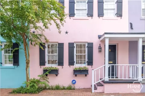 Exterior - 513 E Perry St, Savannah, GA 31401 photo 5 of 5