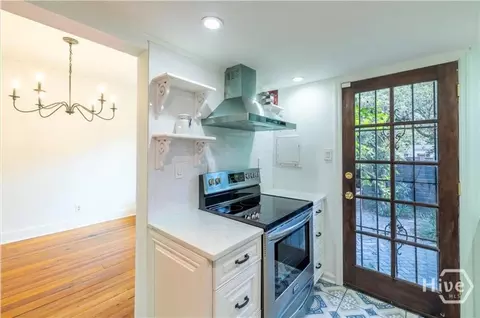 Other - 513 E Perry St, Savannah, GA 31401 photo 2 of 8
