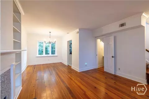 Living - 513 E Perry St, Savannah, GA 31401 photo 3 of 4
