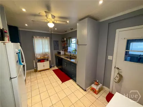 Kitchen - 810 W Main St, Claxton, GA 30417 photo 3 of 5