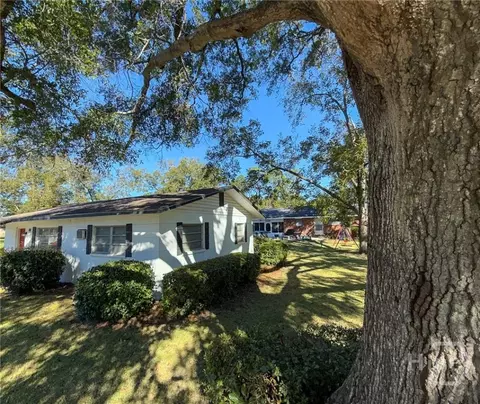 Exterior - 810 W Main St, Claxton, GA 30417 photo 8 of 13