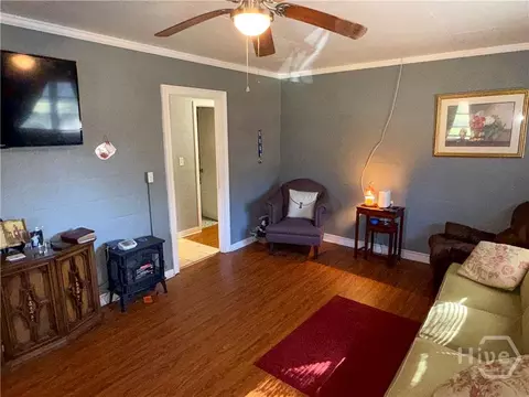 Living - 810 W Main St, Claxton, GA 30417 photo 4 of 4