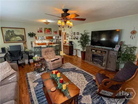 Living - 810 W Main St, Claxton, GA 30417 photo 2 of 4